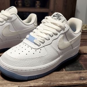 NIKE AIR FORCE 1